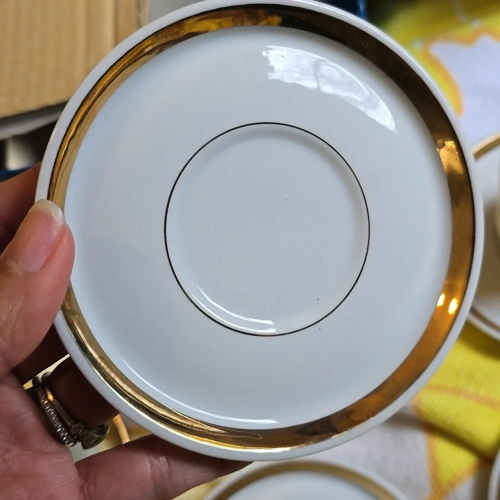 EUC - Vintage Royal Crown After Dinner Coffee Service for 4 in White and Gold - Picture 8 of 12